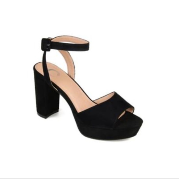 Journee Collection Women's Nairri Pump - Picture 1 of 3